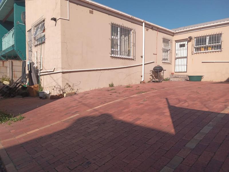 4 Bedroom Property for Sale in Woodstock Upper Western Cape